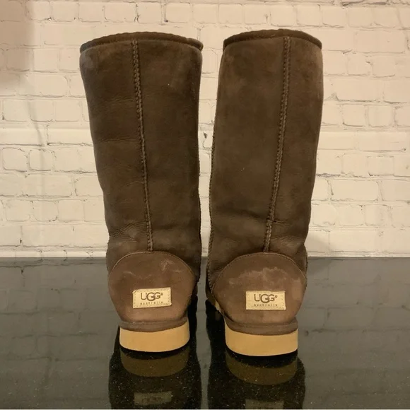 Women’s UGG Classic Tall Boot Size 8 Dark Brown - Picture 3 of 15